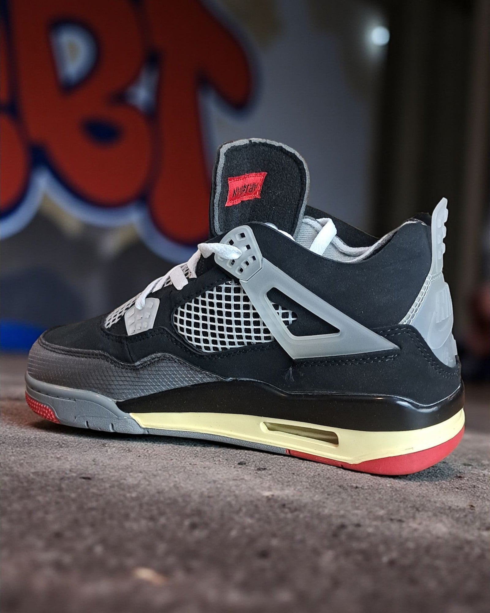Air Jordan 4 Off White Bred