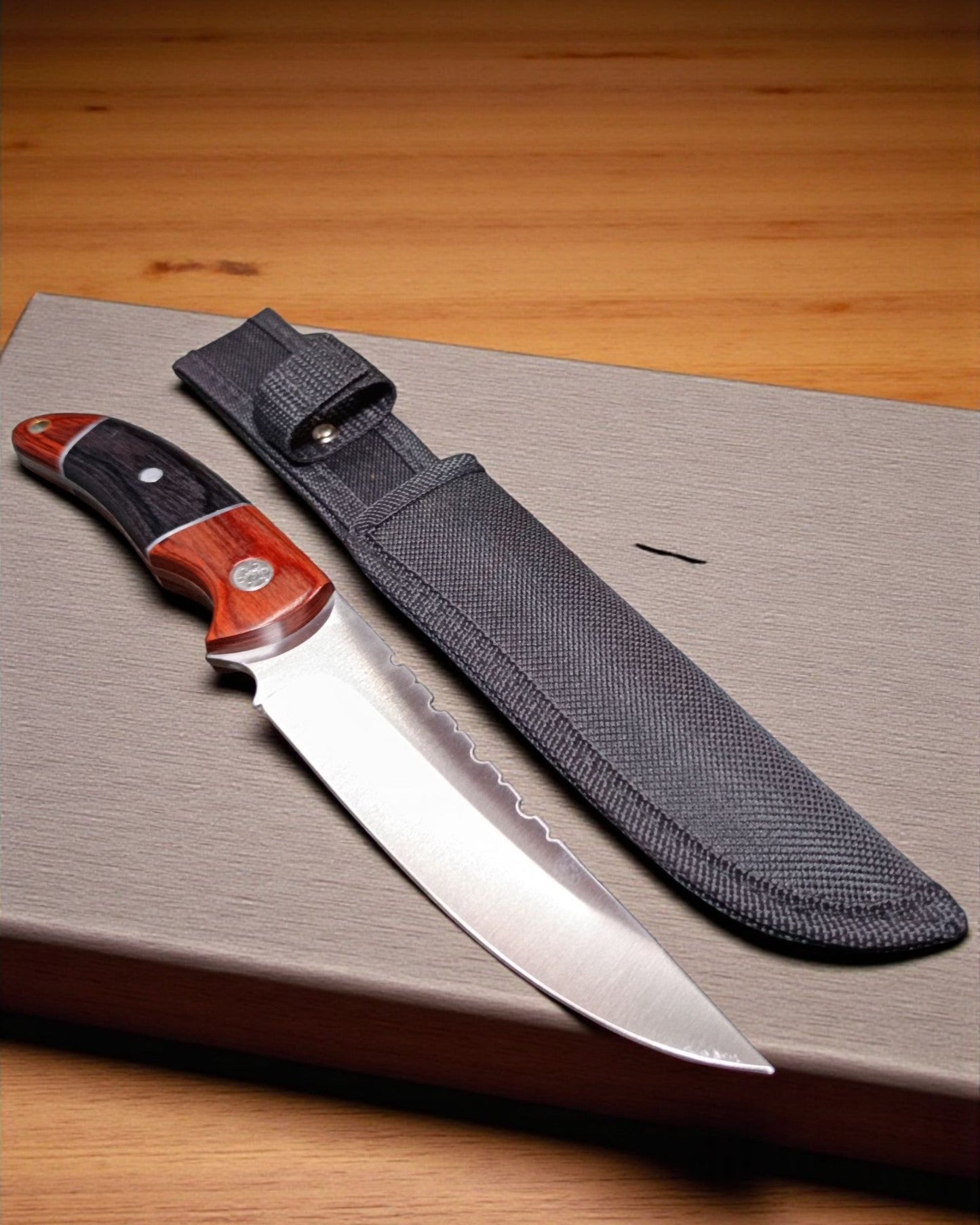 Wooden Handle Compact Knife