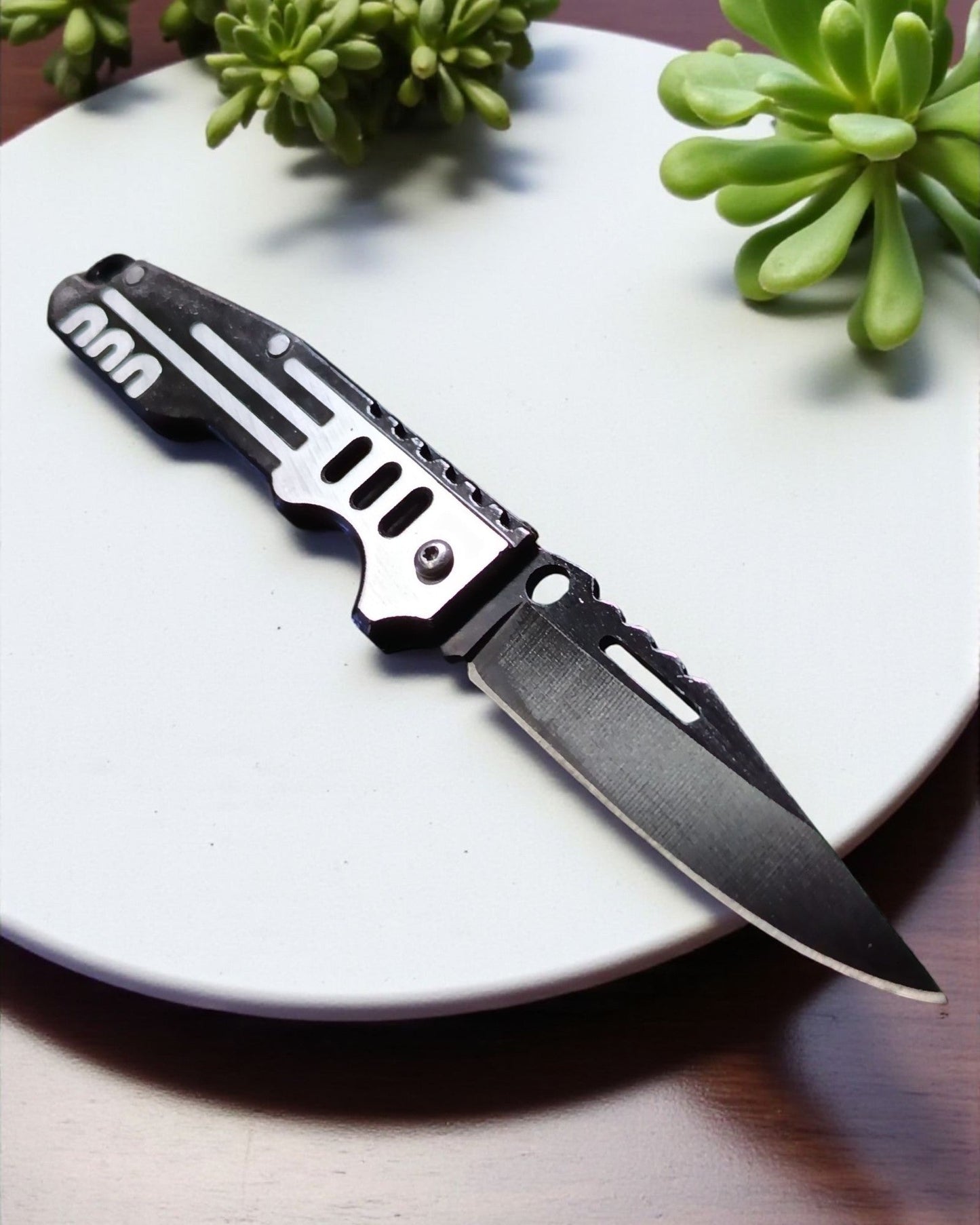 Self Defence Pocket Knife 2013
