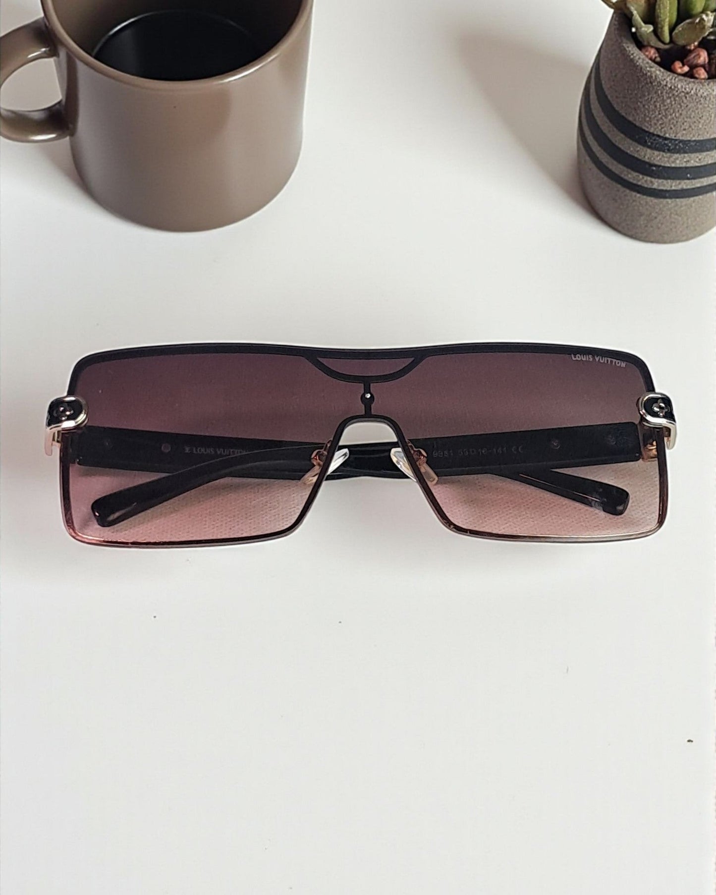 LV Retro Style Sunglasses for Men LV01