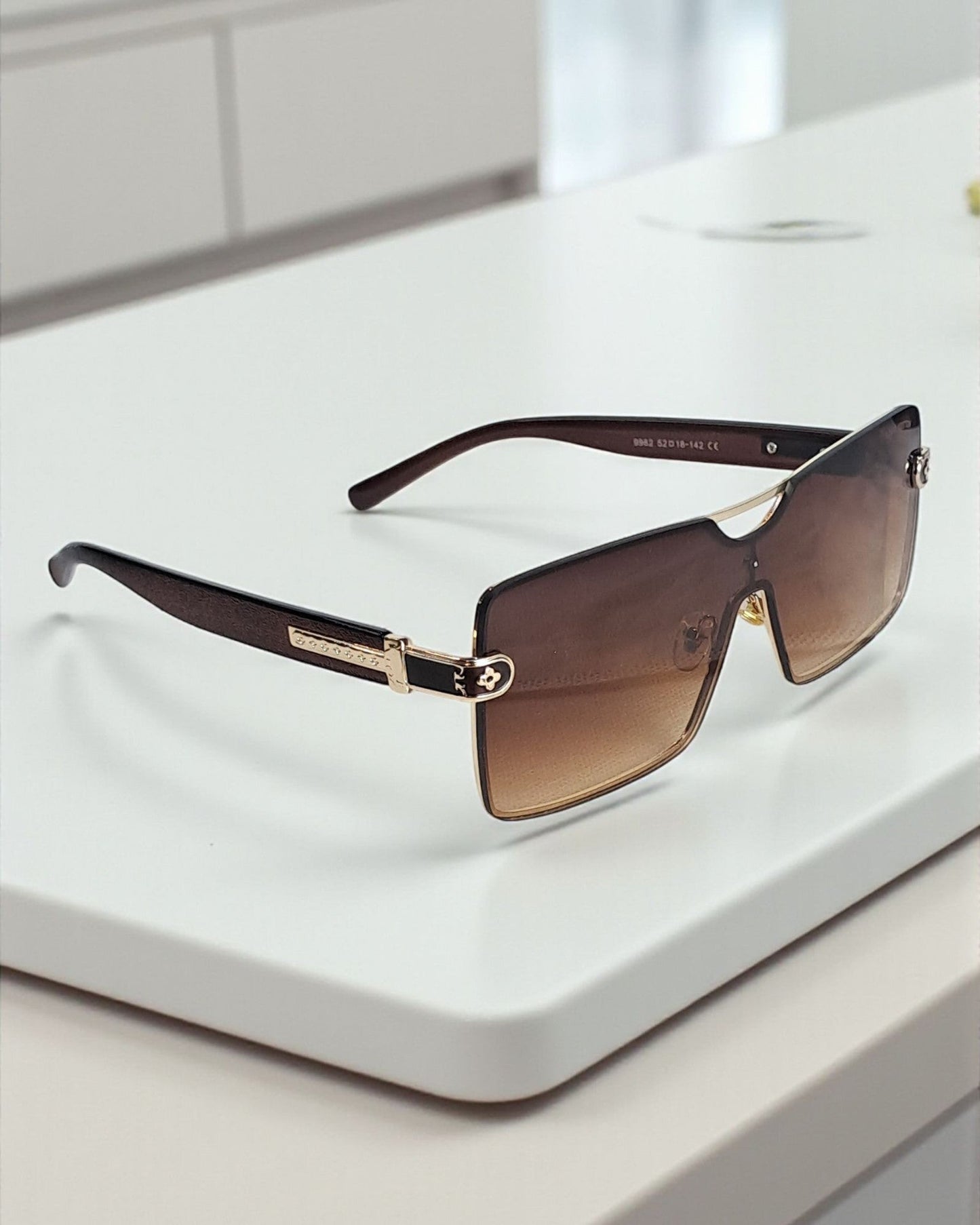 LV Retro Flat Sunglasses for Men LV02