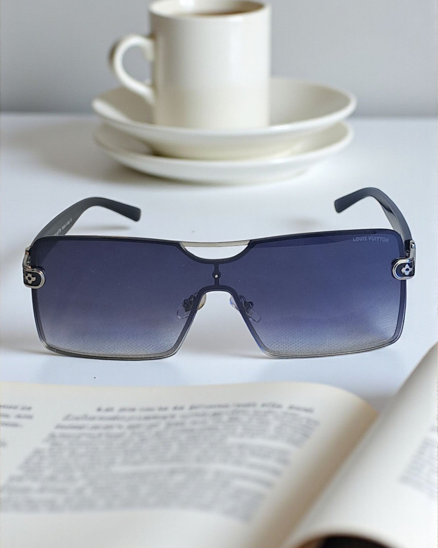 LV Retro Flat Sunglasses for Men LV02