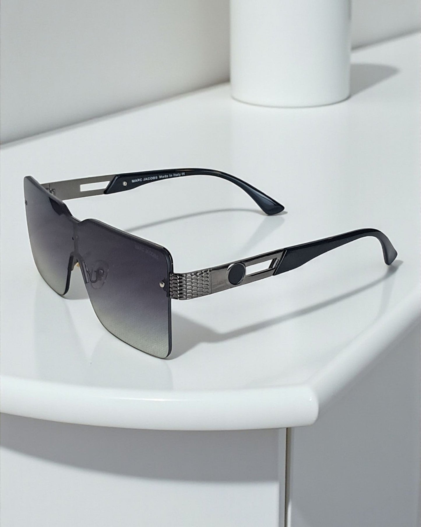 Marc Jacobs Retro Flat Sunglasses for Men MJ02