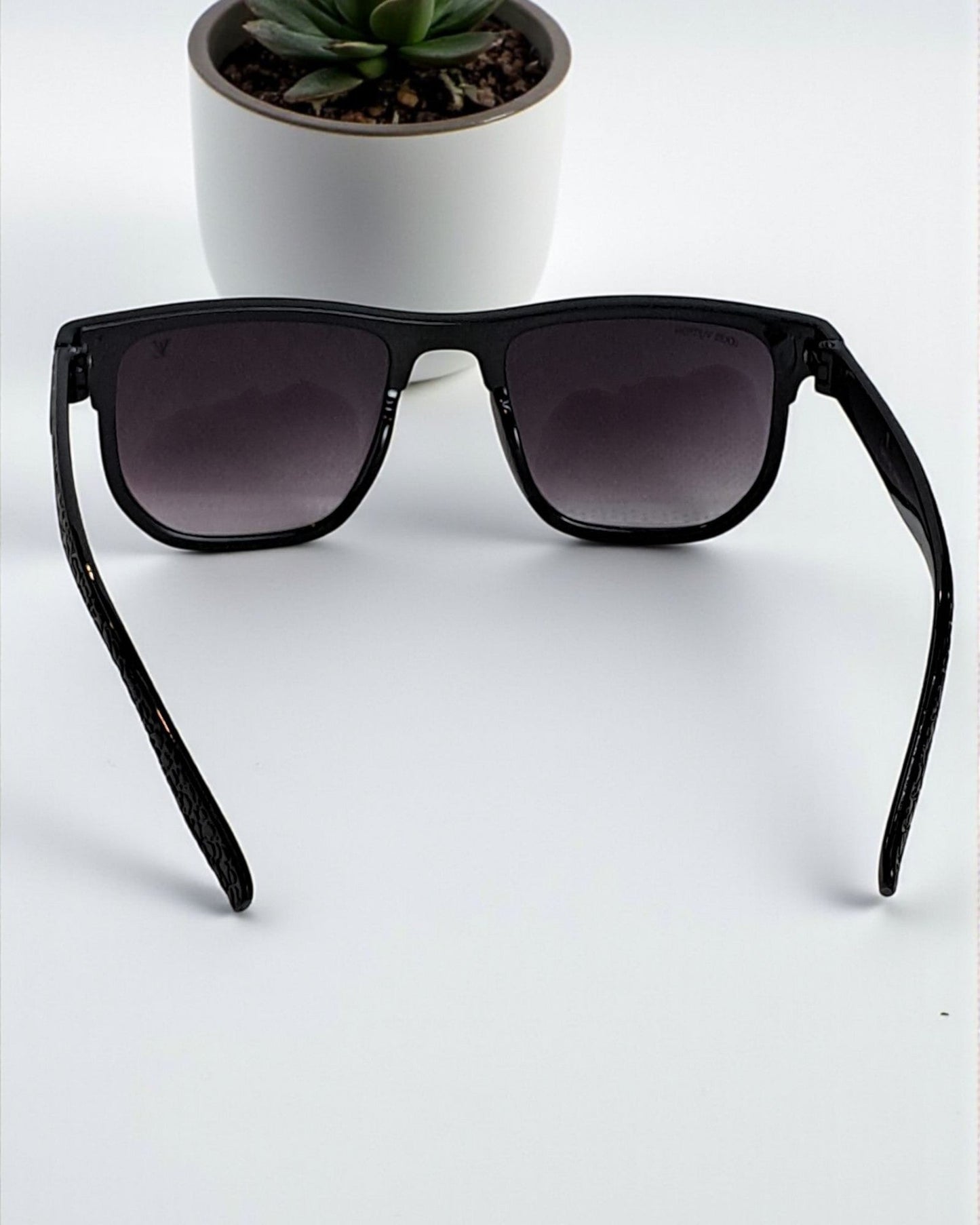 LV Square Frame Sunglasses for Men LA05