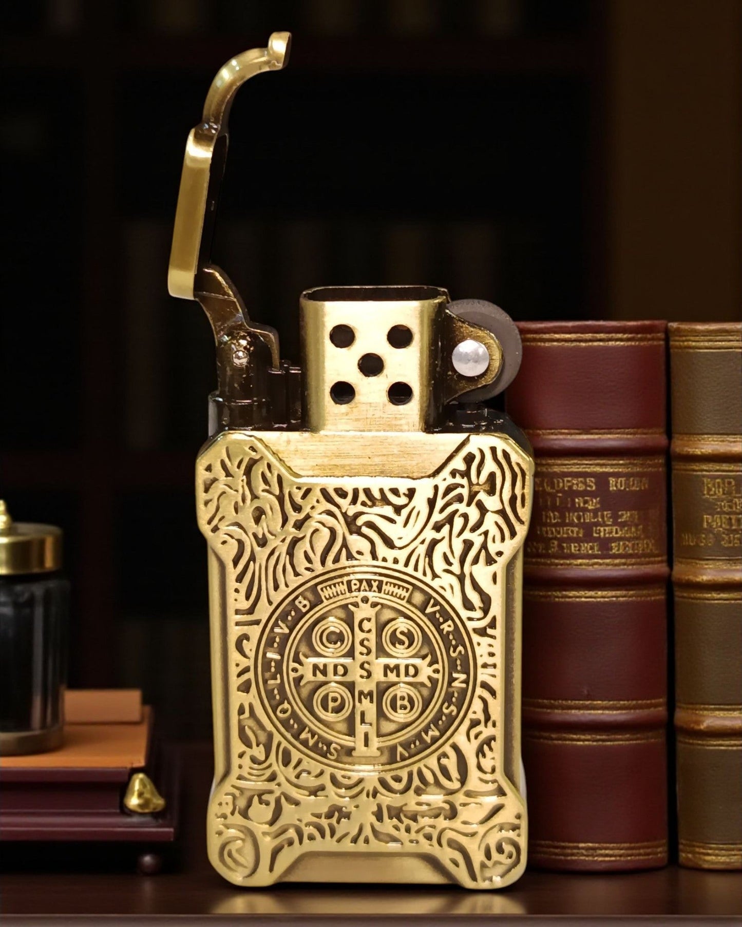 Vintage Design Central Cross Print Lighter