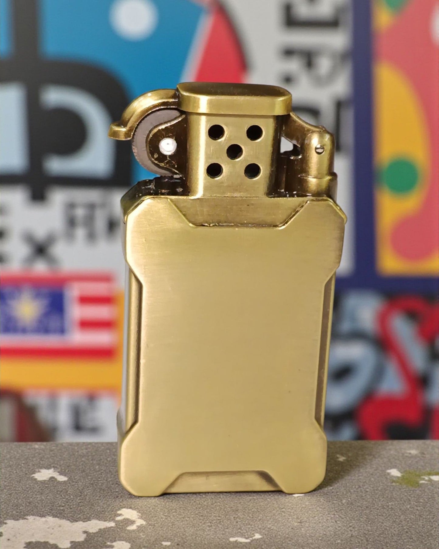 Vintage Design Central Cross Print Lighter