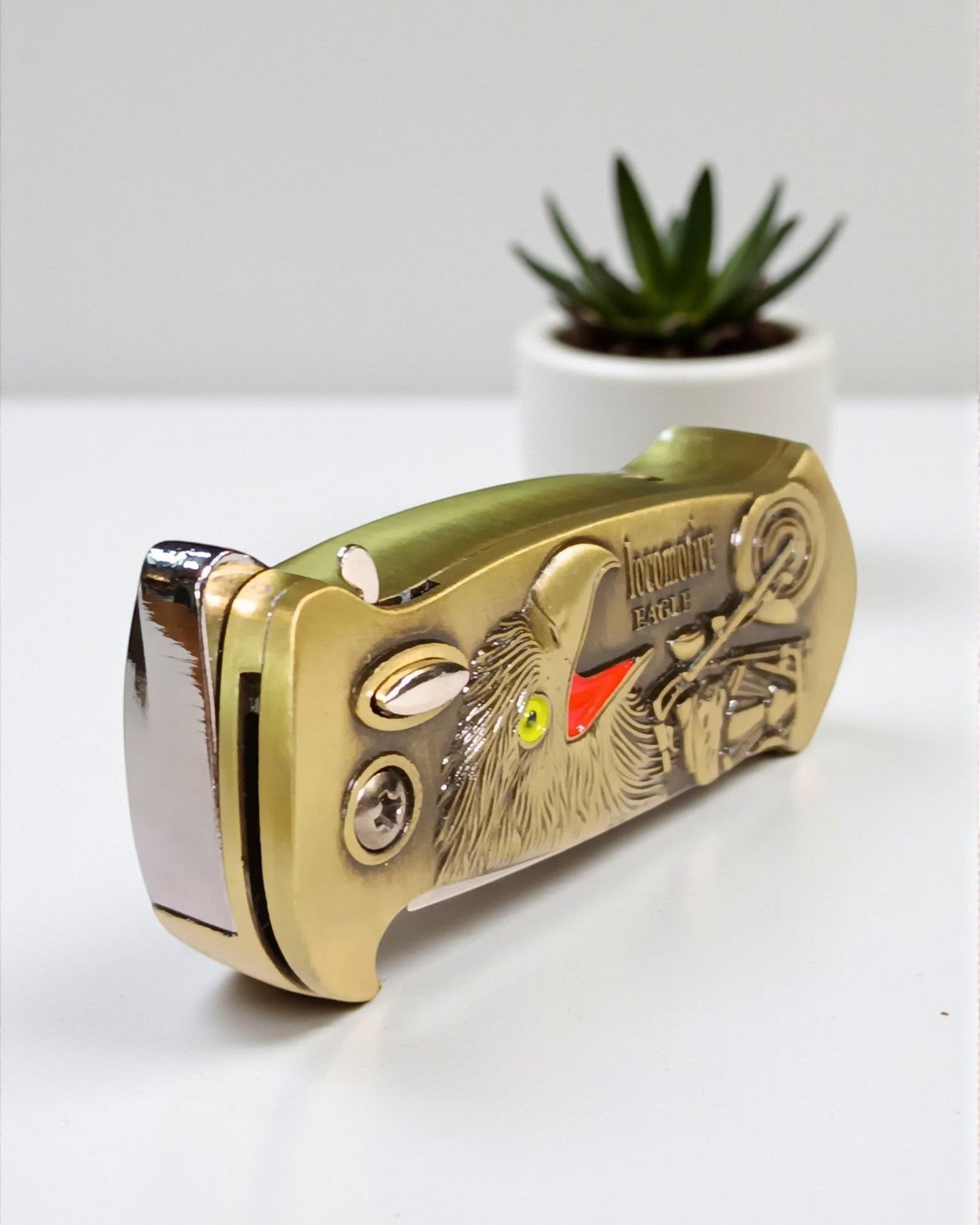 Loco Motive Eagle Lighter with Safety Knife