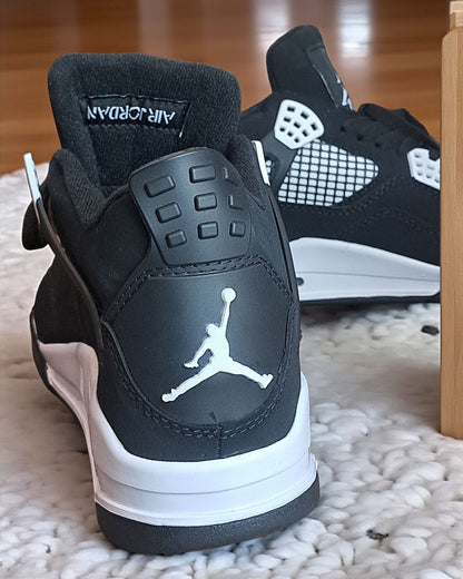 Air Jordan 4 Retro White Thunder