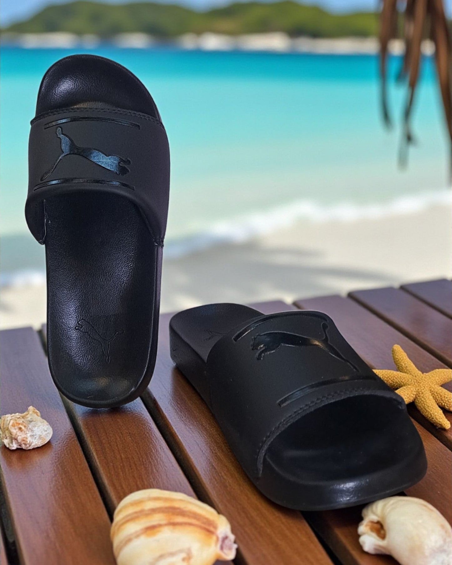 Puma Plain with Logo Slipper Black