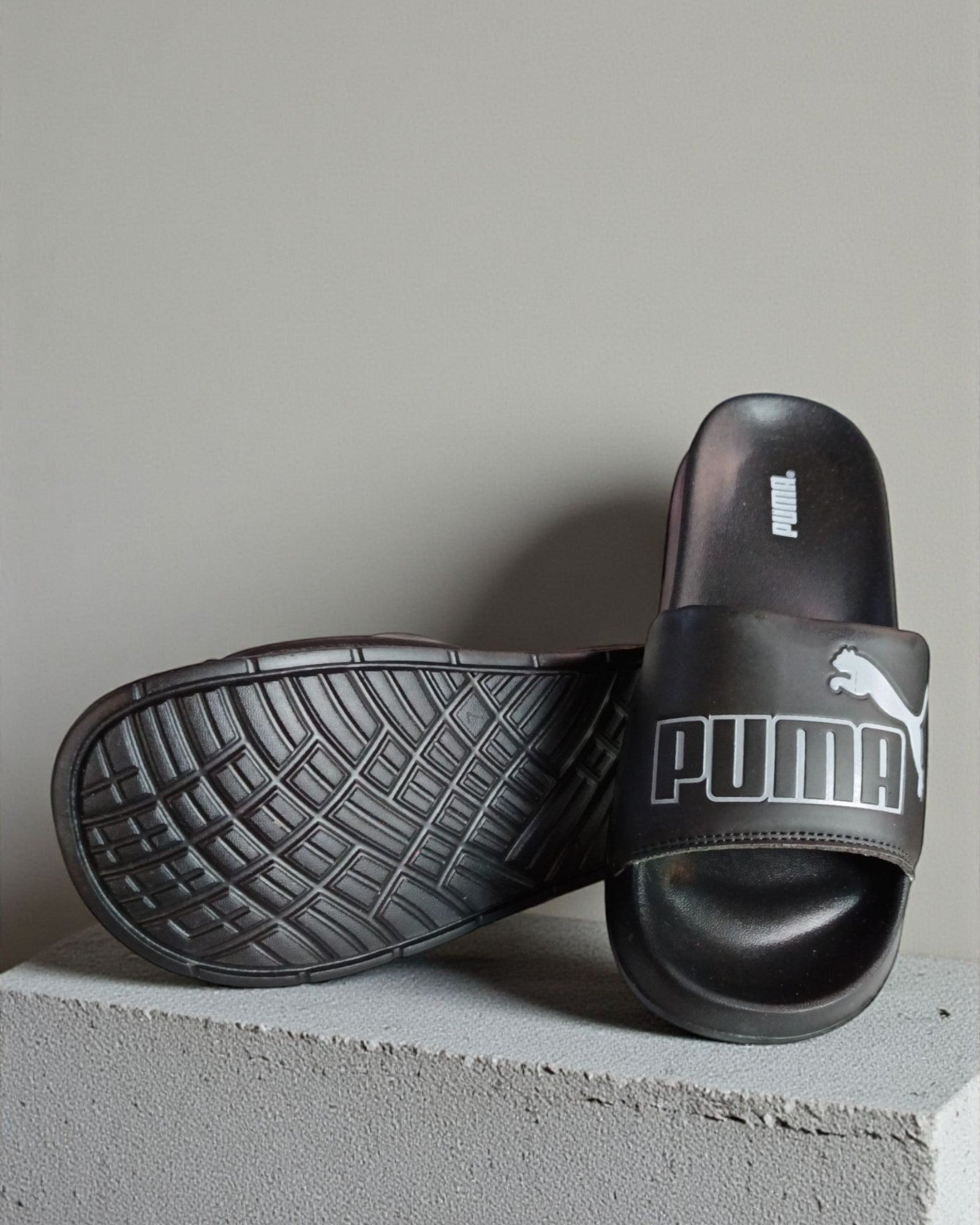 Puma Name and Logo Printed Slipper Black