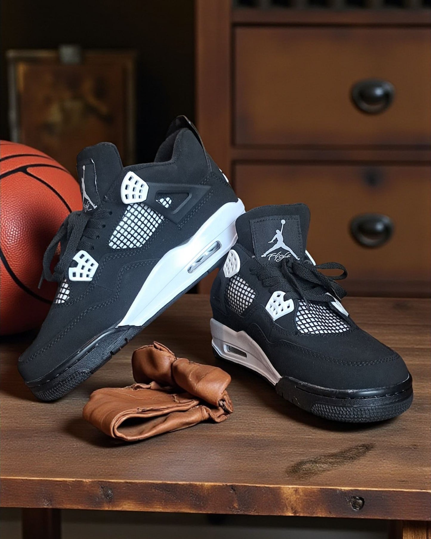 Air Jordan 4 Retro White Thunder