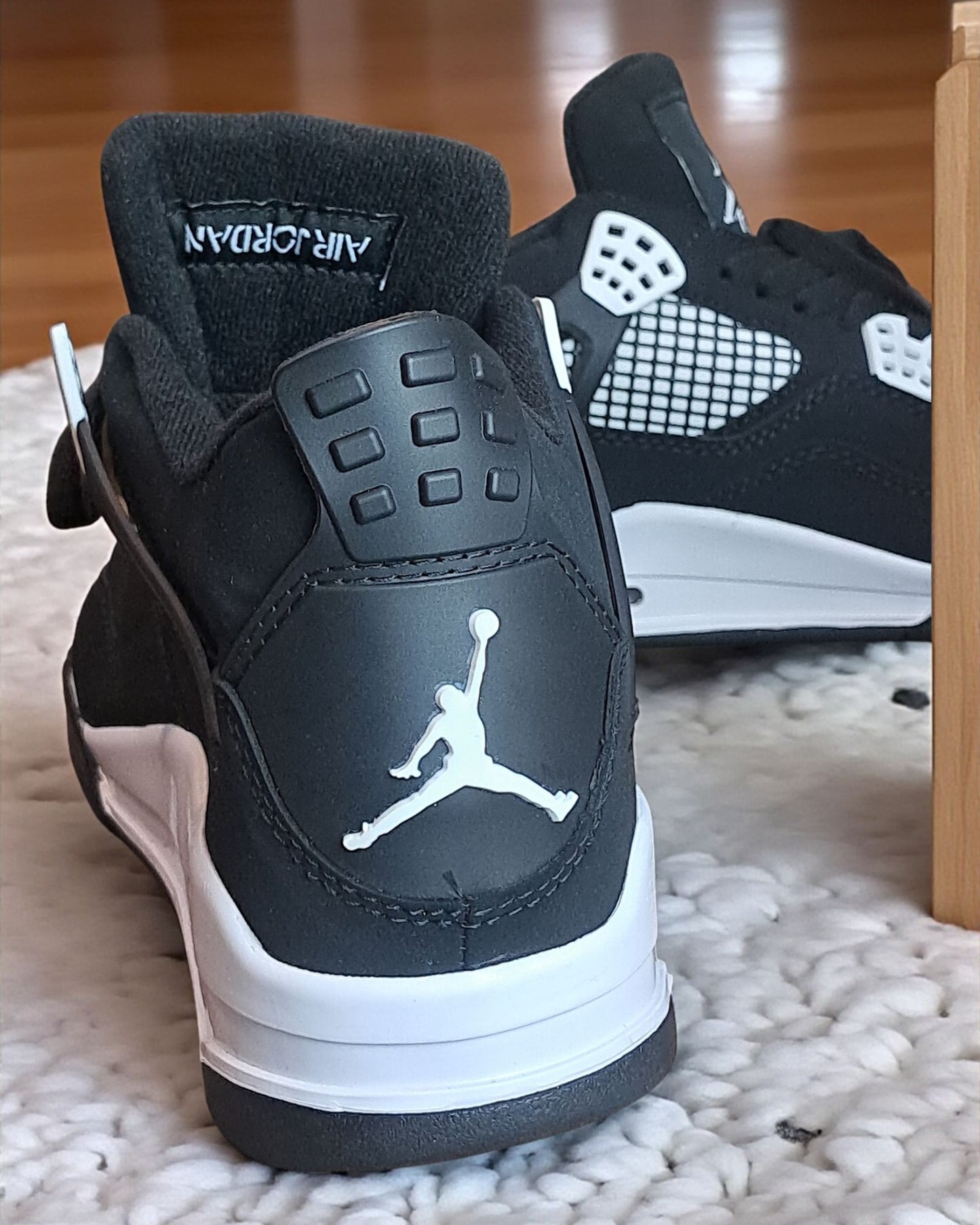 Air Jordan 4 Retro White Thunder