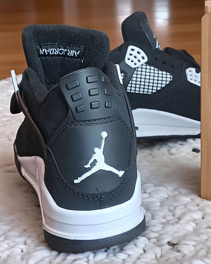 Air Jordan 4 Retro White Thunder