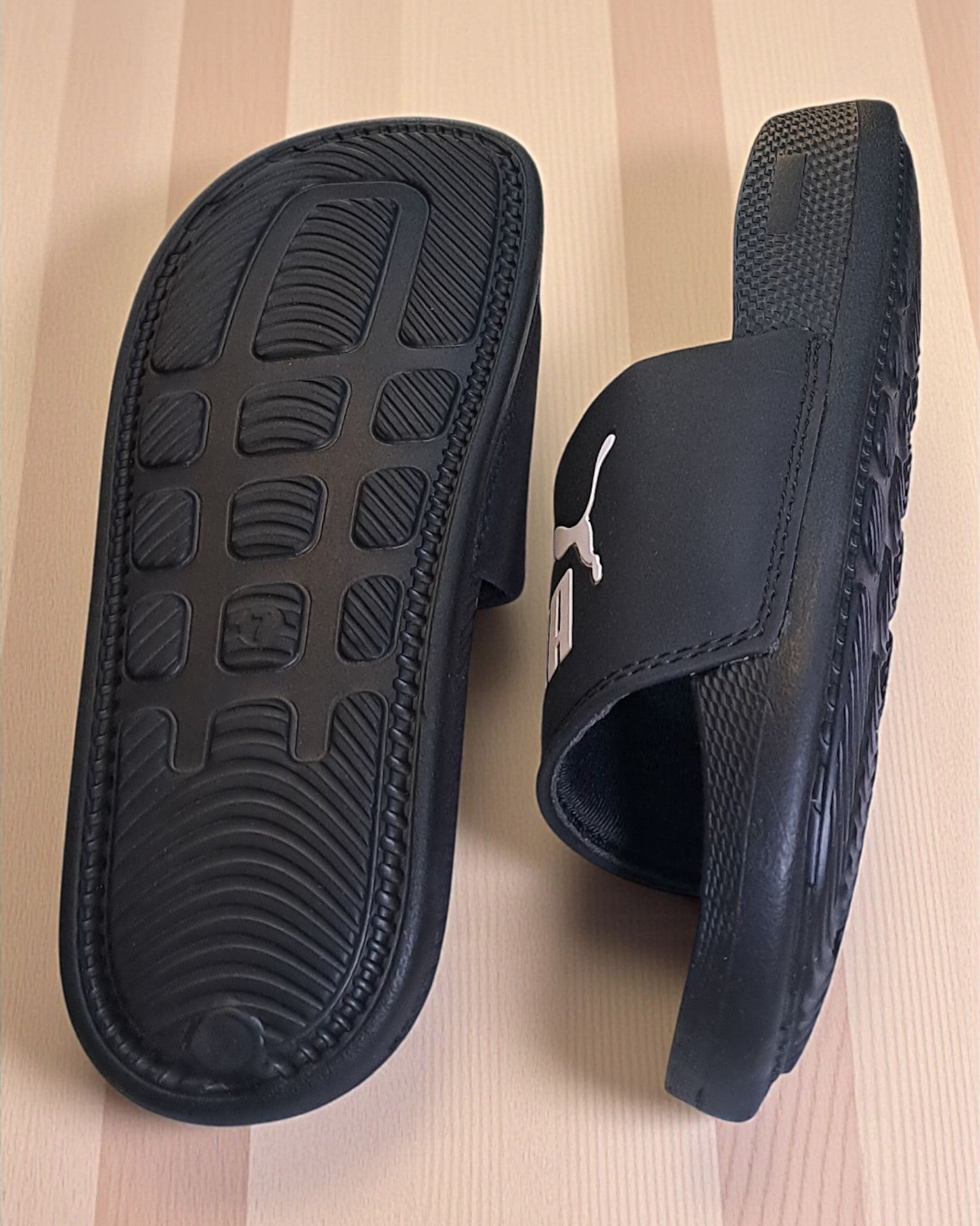 Puma Name and logo Printed Slipper Black 03
