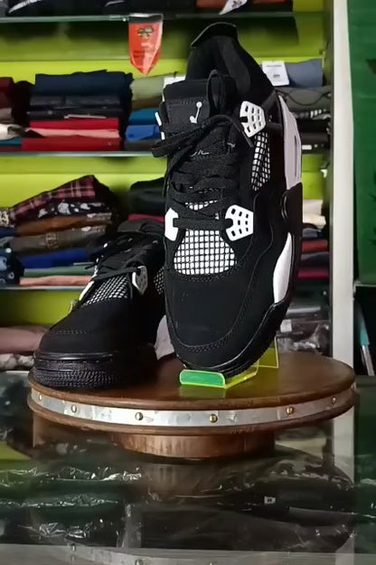 Air Jordan 4 Retro White Thunder